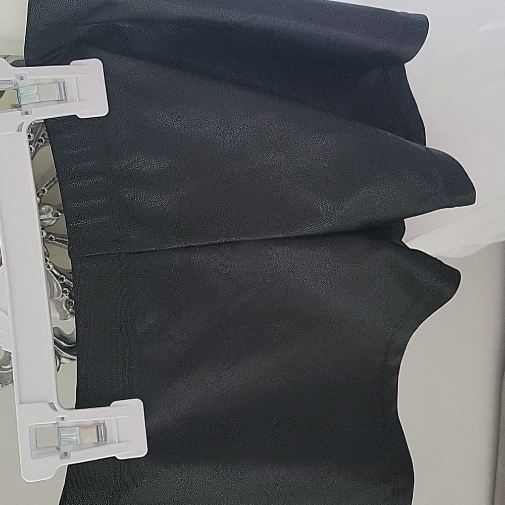 Girls shiny black bootie shorts